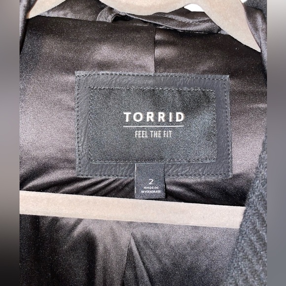 Torrid; Size 2 (2XL); Black coat - Picture 3 of 4